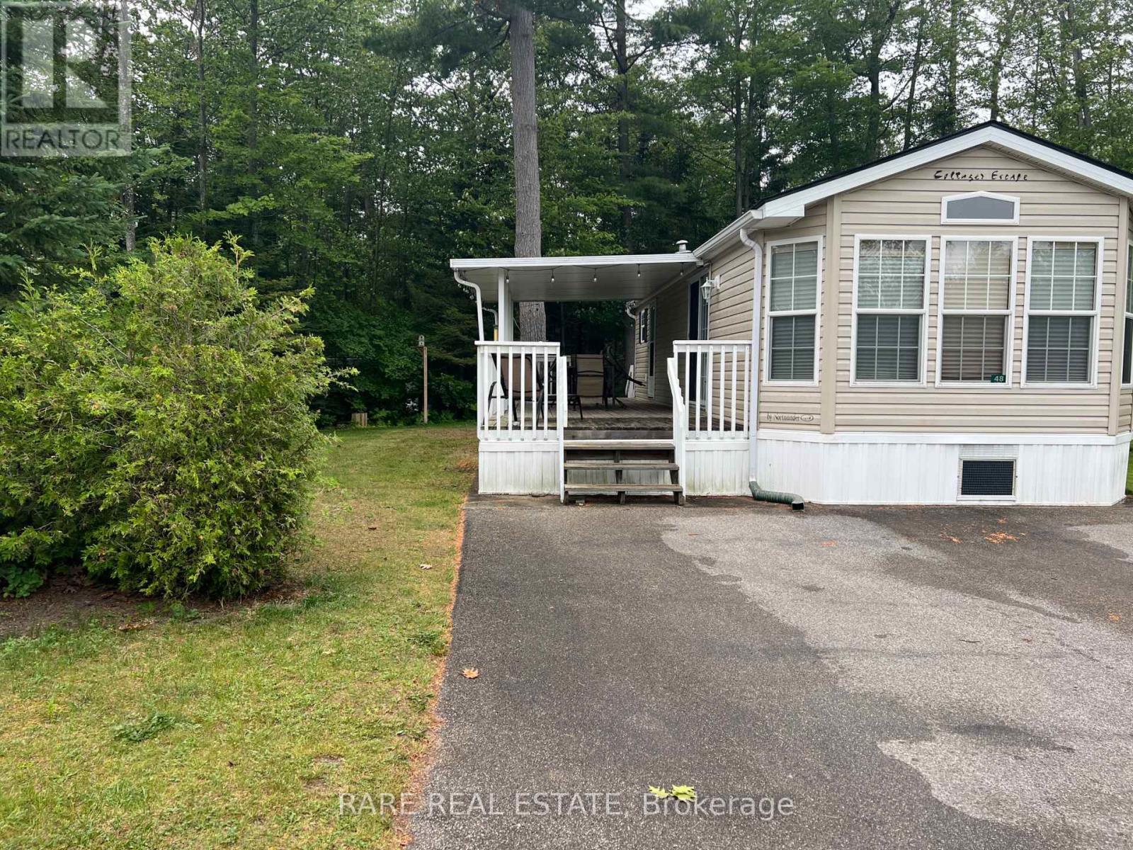 48 Temagami Trail, Wasaga Beach, Ontario  L9Z 1X7 - Photo 2 - S12266225