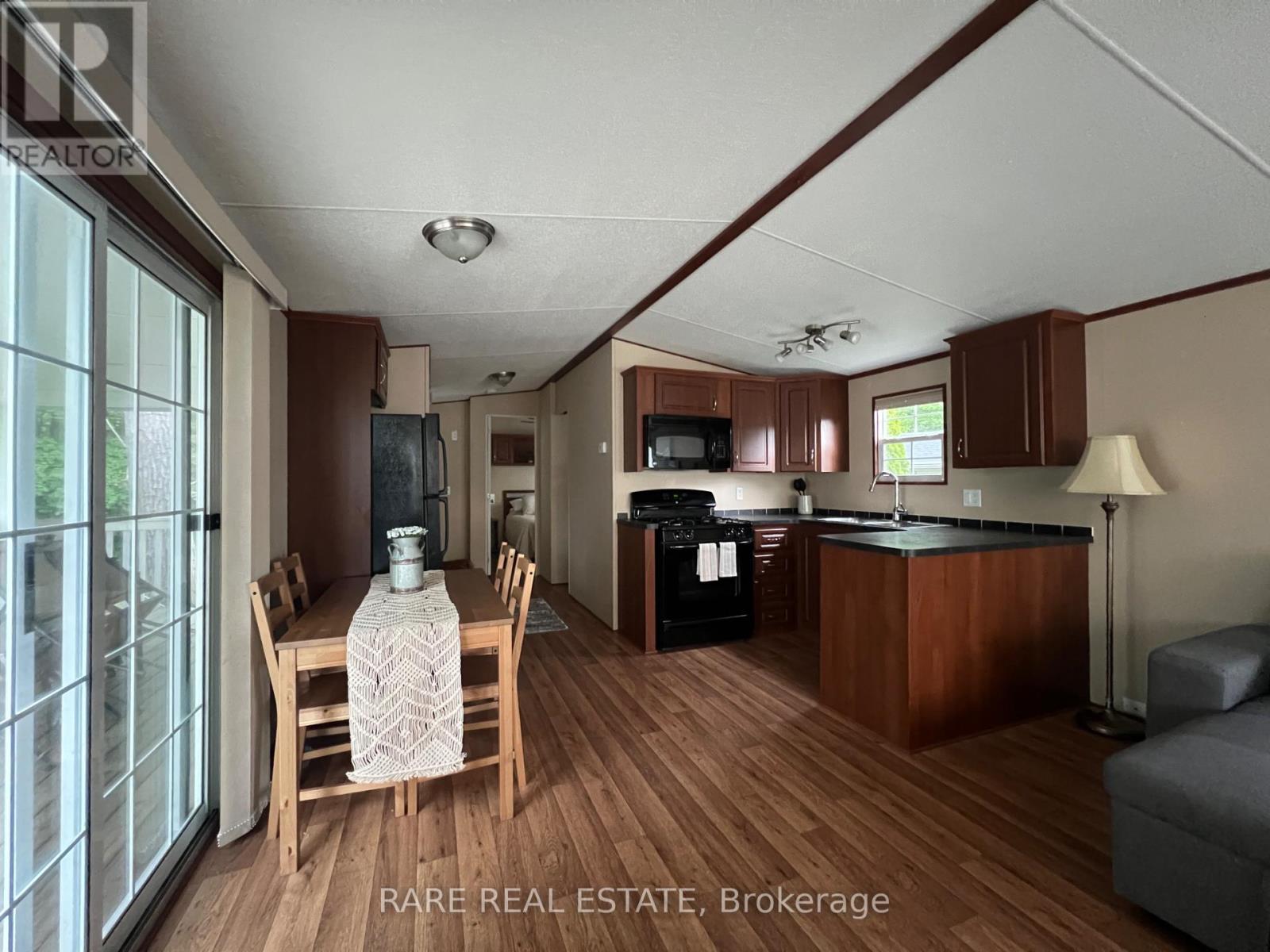 48 Temagami Trail, Wasaga Beach, Ontario  L9Z 1X7 - Photo 5 - S12266225