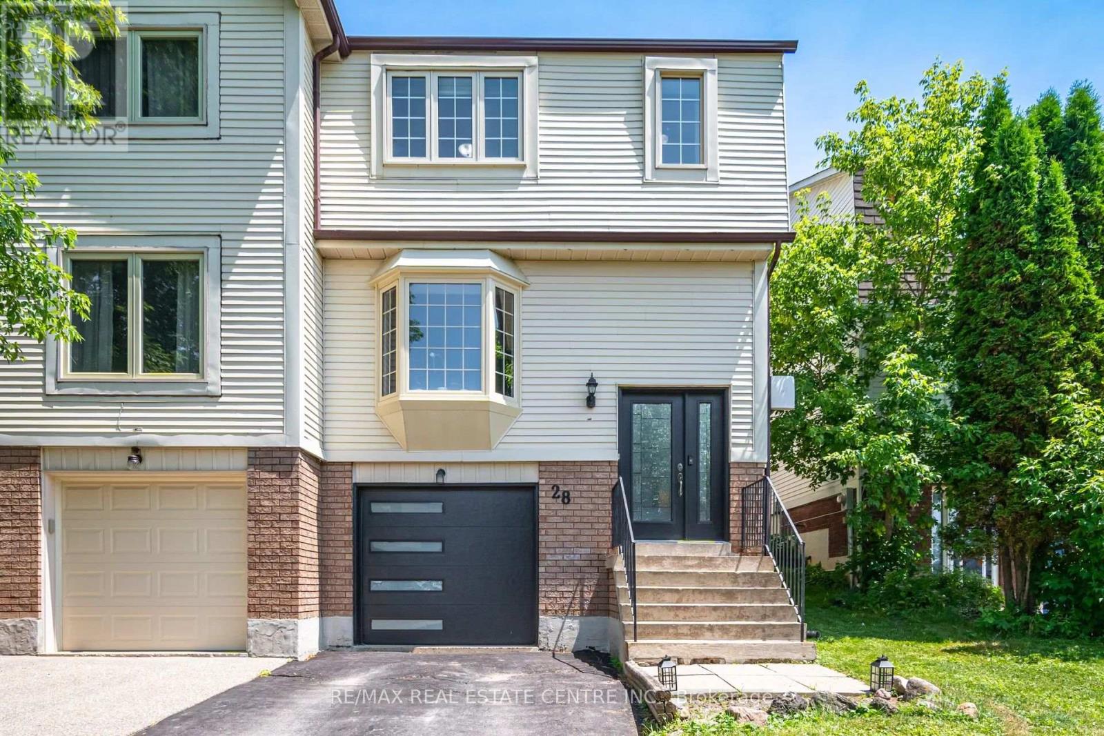 Property at 28 LAKEVIEW COURT image 3