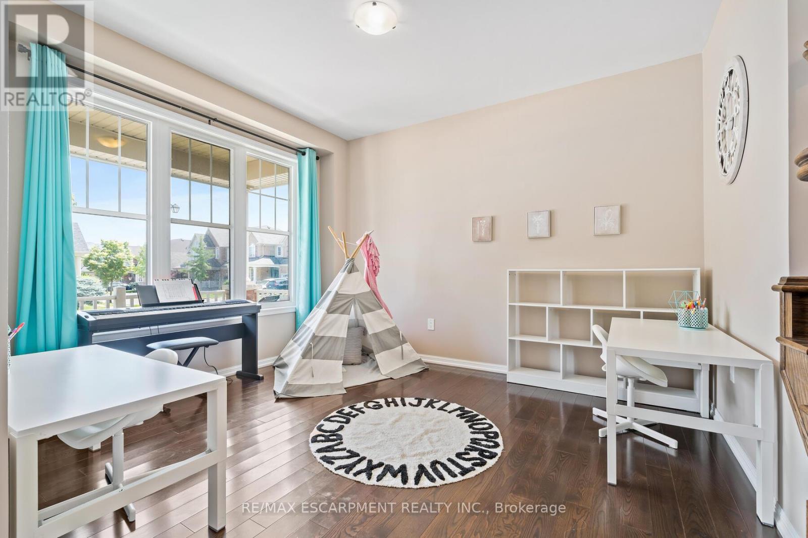 Property at 343 WETTLAUFER TERRACE image 5