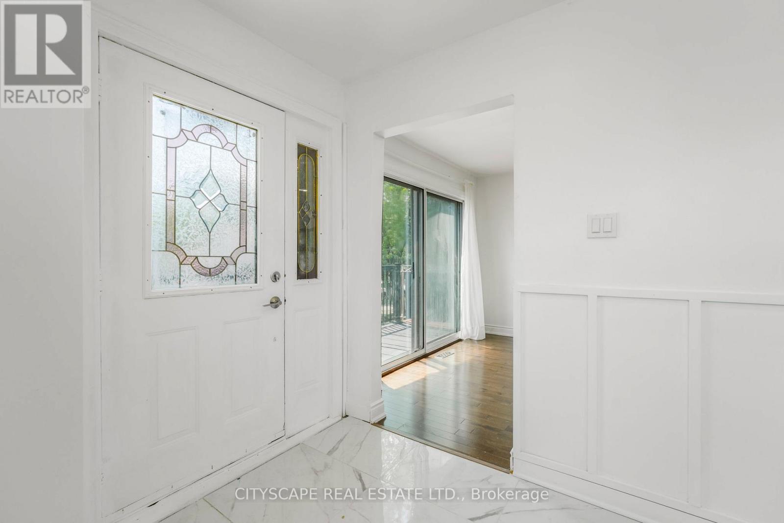 Property at 3574 ELLENGALE DRIVE W image 2