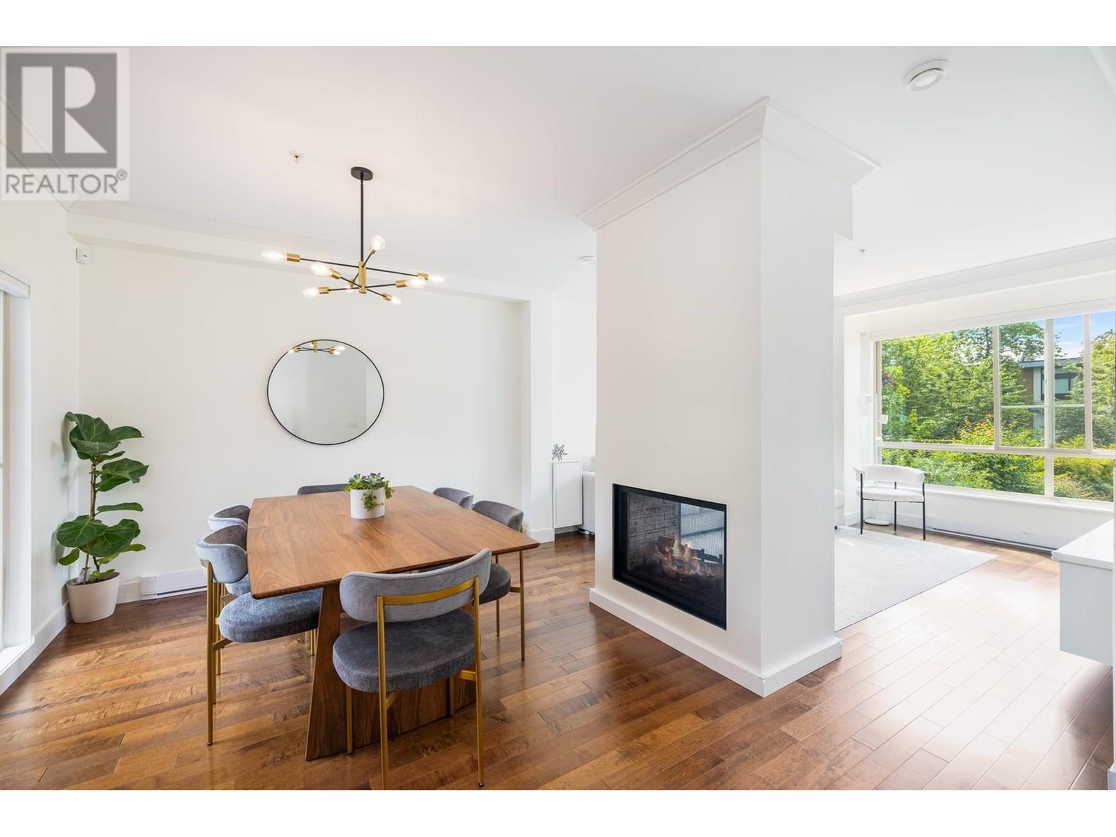 Property at 10 897 PREMIER STREET image 1