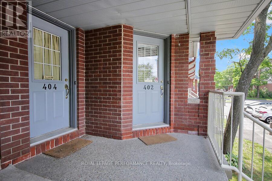 Property at 402 BRISTON PRIVATE image 3