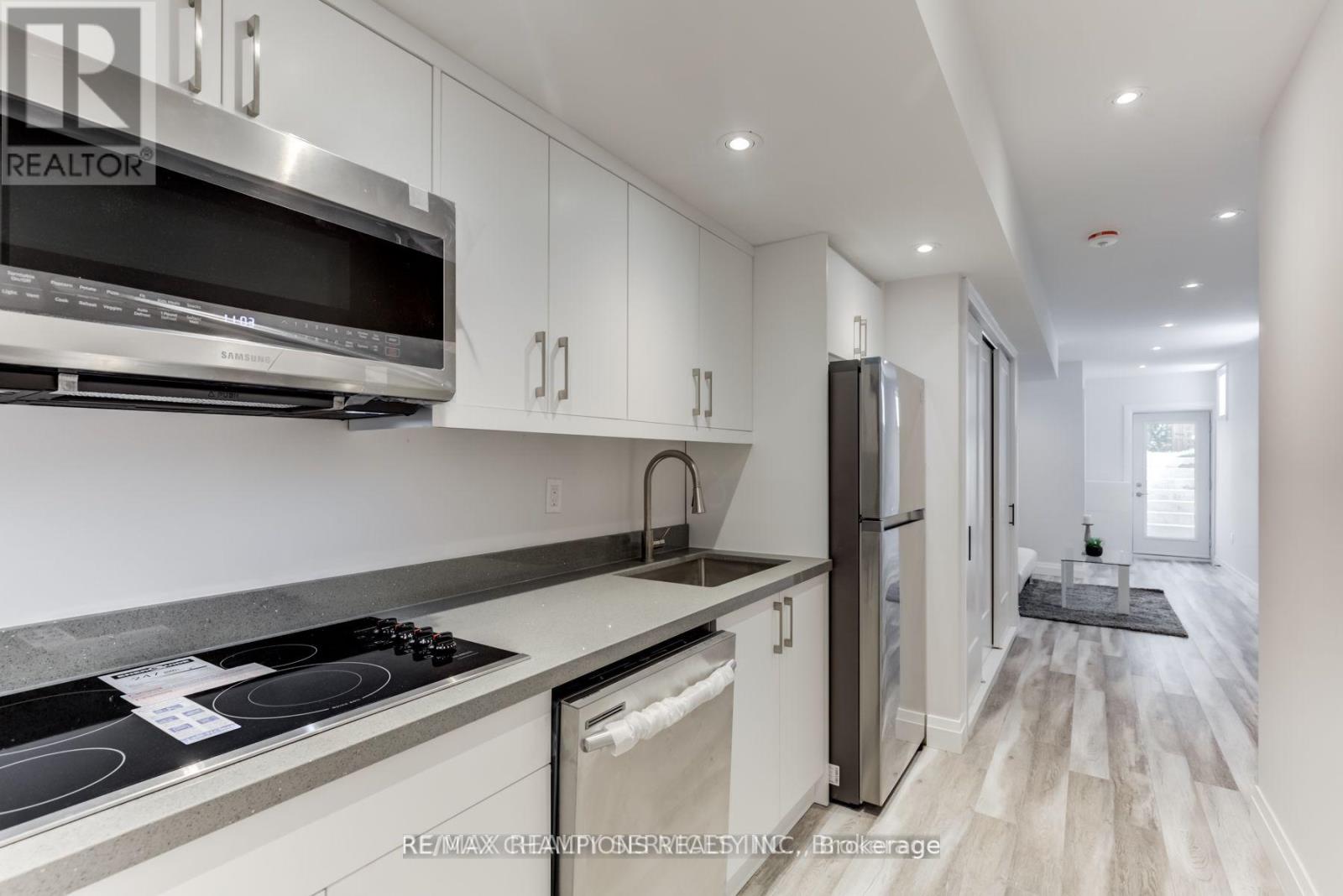Bsmt - 41 Caroline Avenue, Toronto, Ontario  M4M 2X6 - Photo 9 - E12266294