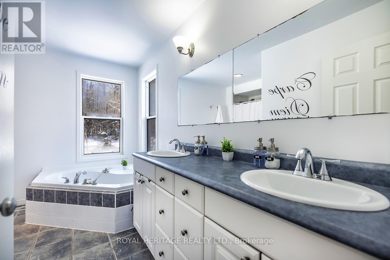 1030 Purbrook Road, Bracebridge, Ontario  P1L 1X3 - Photo 32 - X12198817