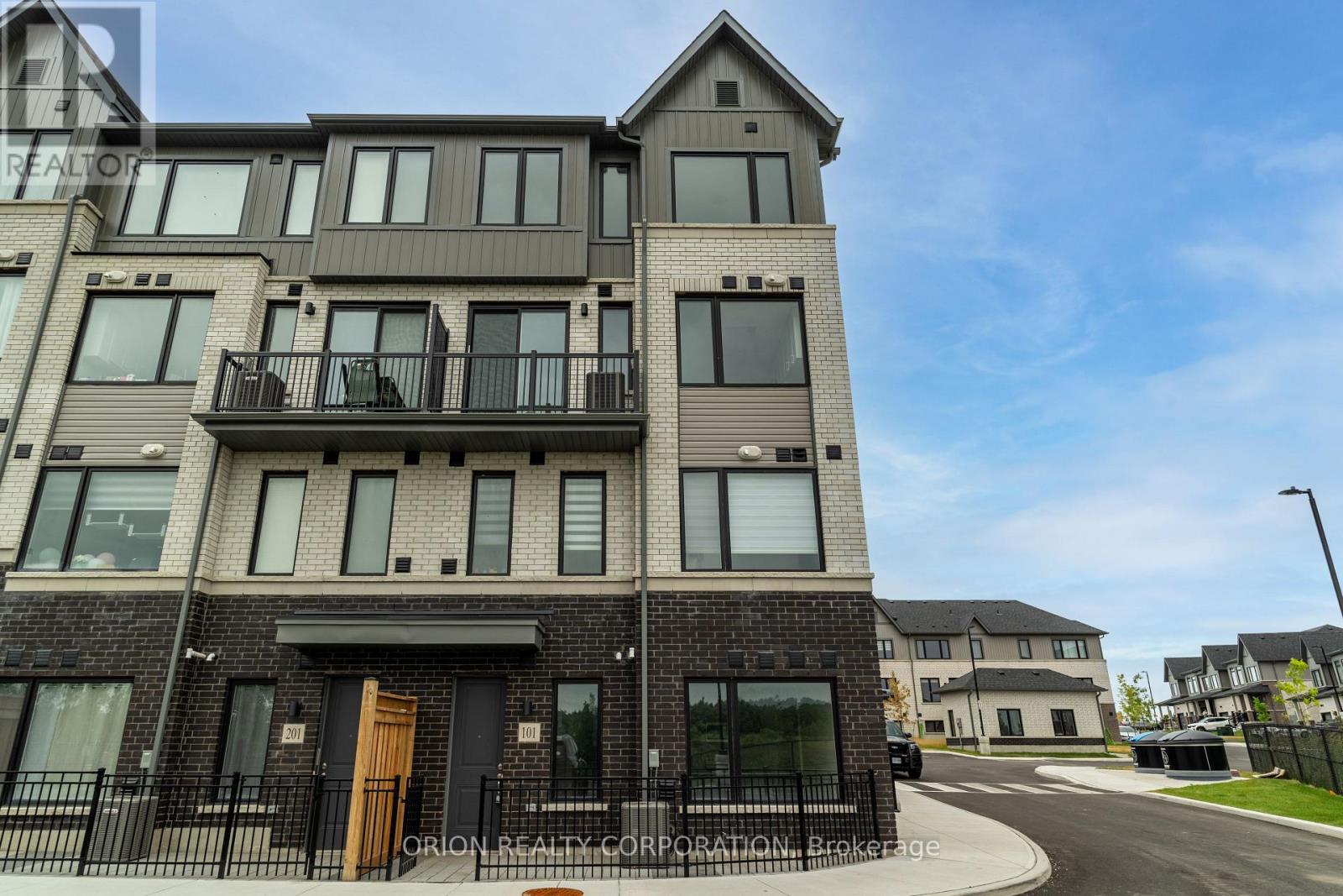 Property at 101 - 160 DENSMORE ROAD image 3