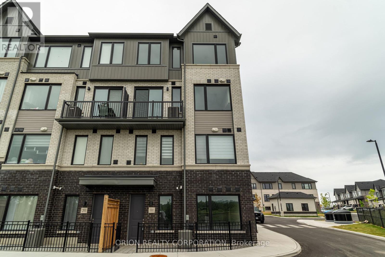 Property at 101 - 160 DENSMORE ROAD image 4