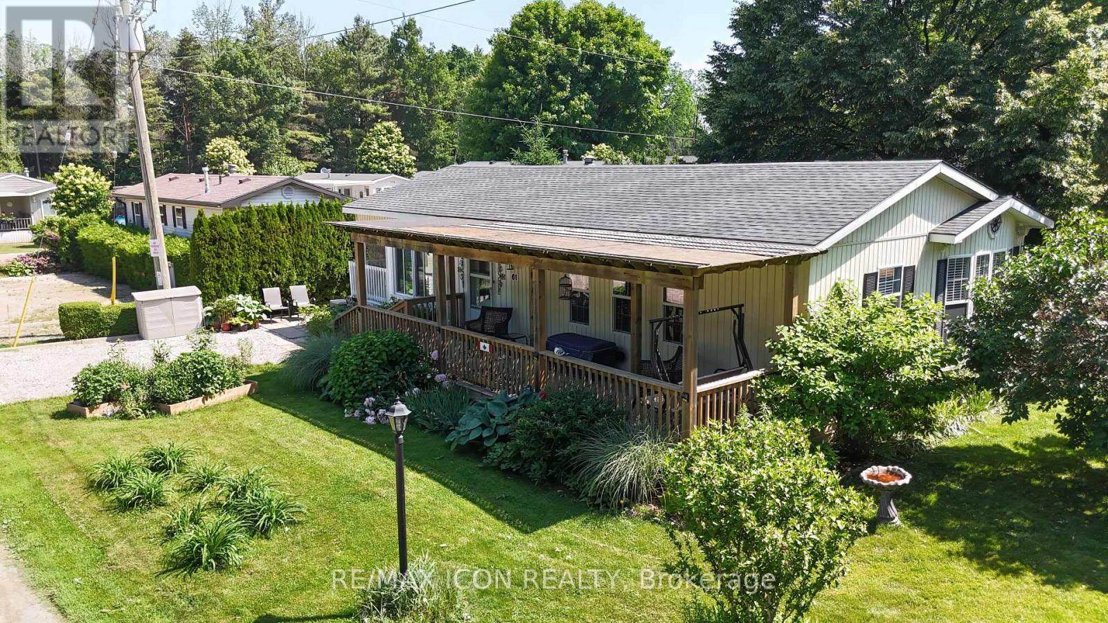 Property at 61 WATER'S EDGE - 77307 BLUEWATER HIGHWAY image 4