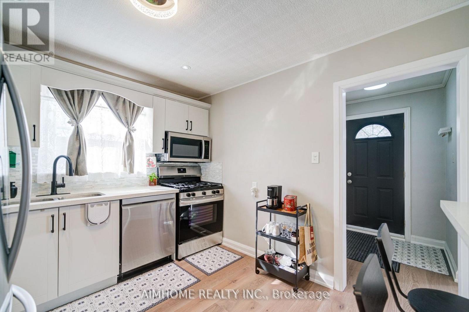 221 St Lawrence Street, Whitby (Downtown Whitby), Ontario  L1N 1G9 - Photo 17 - E12266295