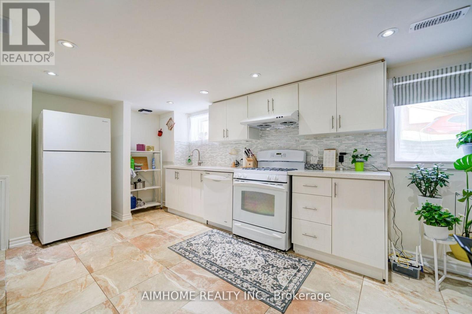 221 St Lawrence Street, Whitby (Downtown Whitby), Ontario  L1N 1G9 - Photo 32 - E12266295