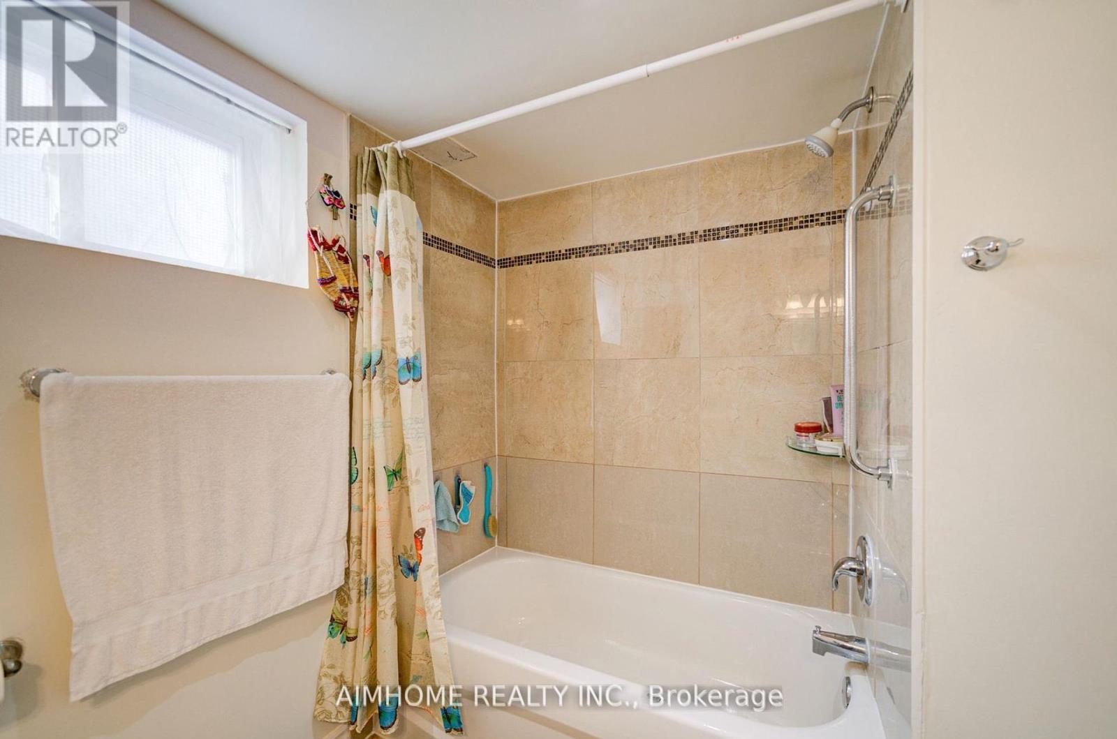 221 St Lawrence Street, Whitby (Downtown Whitby), Ontario  L1N 1G9 - Photo 39 - E12266295