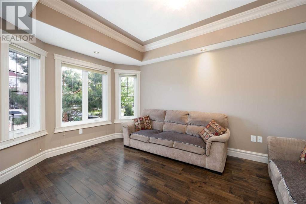 Property at 120 Ward Crescent image 3