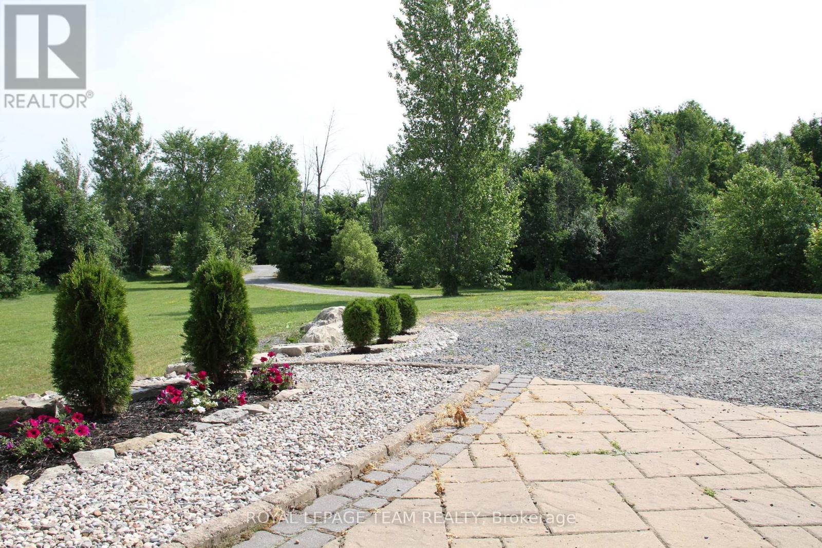 Property at 195 STONEWOOD DRIVE image 4