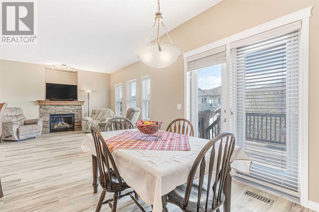 Property at 76 Reunion Close NW image 3