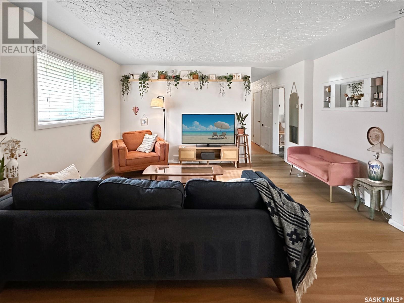 Property at 444 9th STREET E image 3