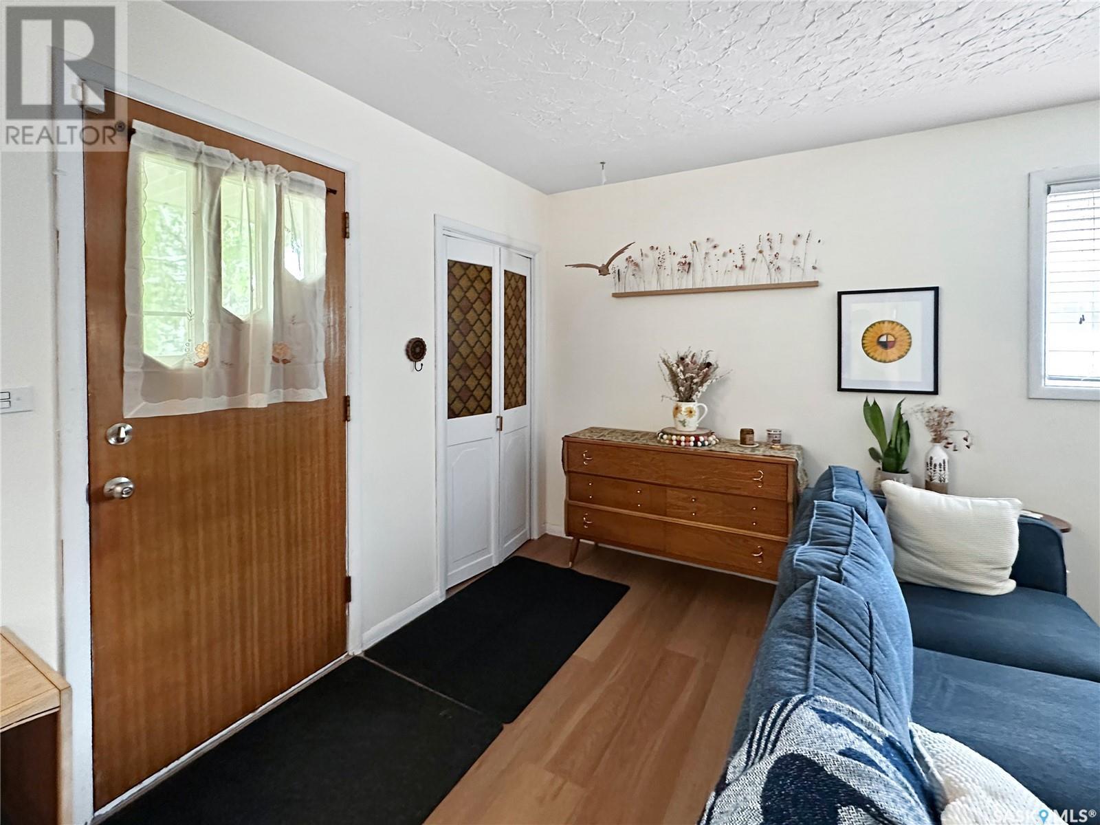 Property at 444 9th STREET E image 4
