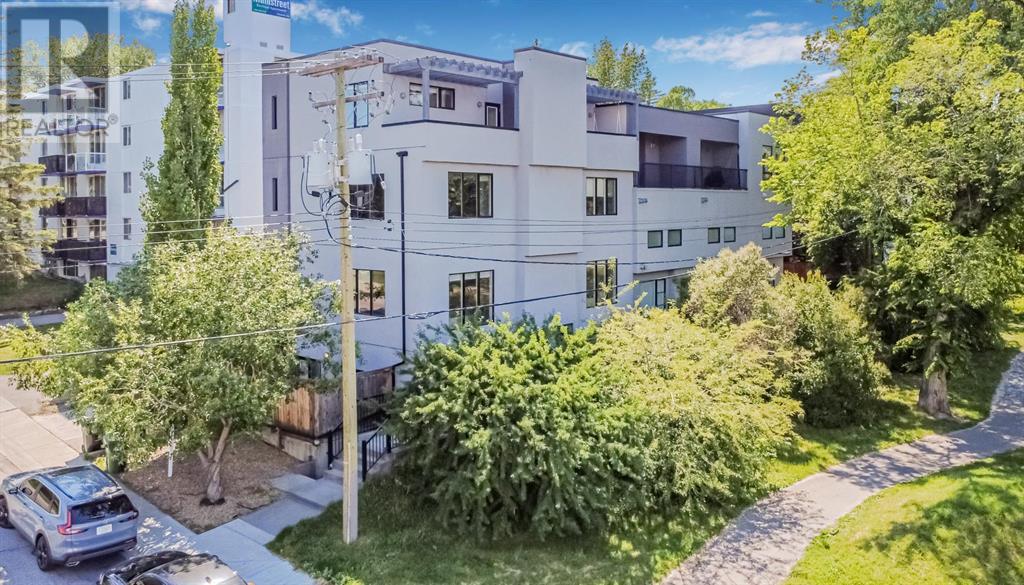 Property at 3, 2101 17 Street SW image 1