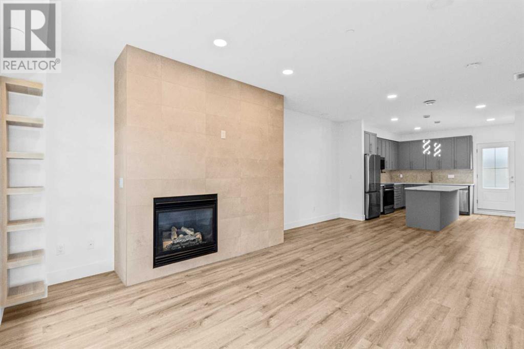 Property at 3, 2101 17 Street SW image 2