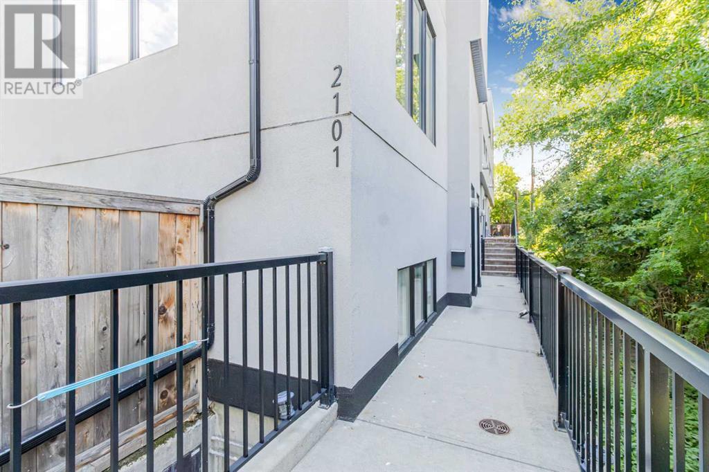 Property at 3, 2101 17 Street SW image 3