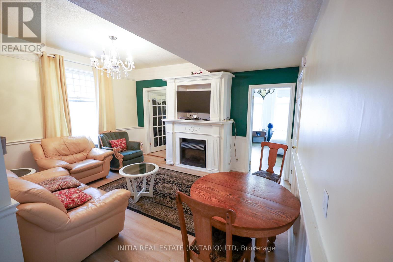 552 Adelaide Street N, London East, Ontario  N6B 3J5 - Photo 10 - X12266365