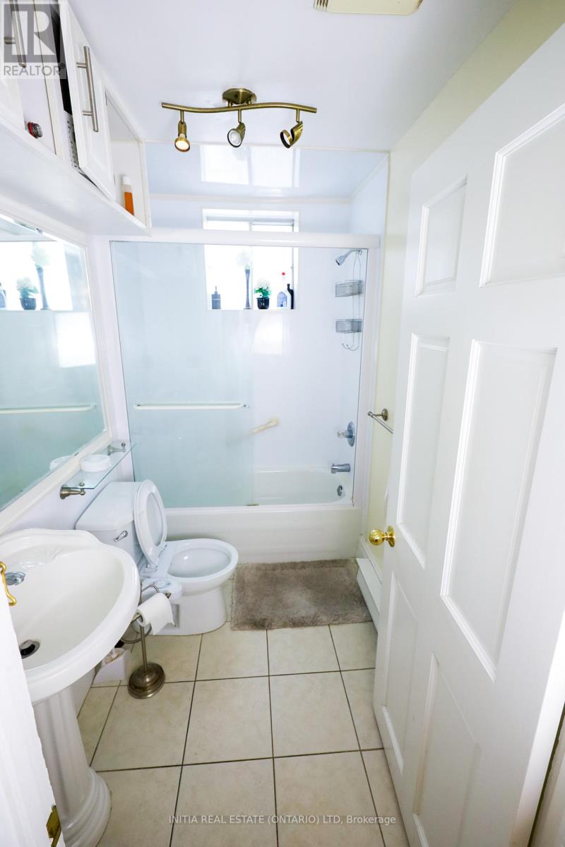 552 Adelaide Street N, London East, Ontario  N6B 3J5 - Photo 23 - X12266365