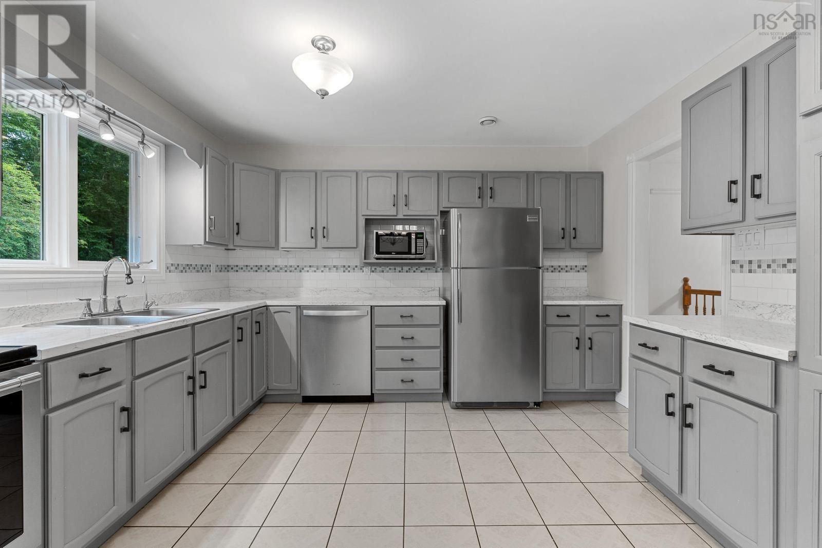 Property at 239 Howe Avenue image 4