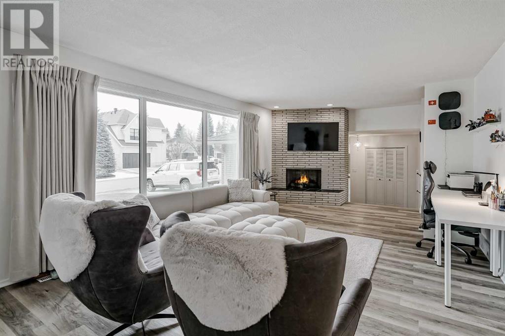 Property at 6737 Livingstone Drive SW image 3