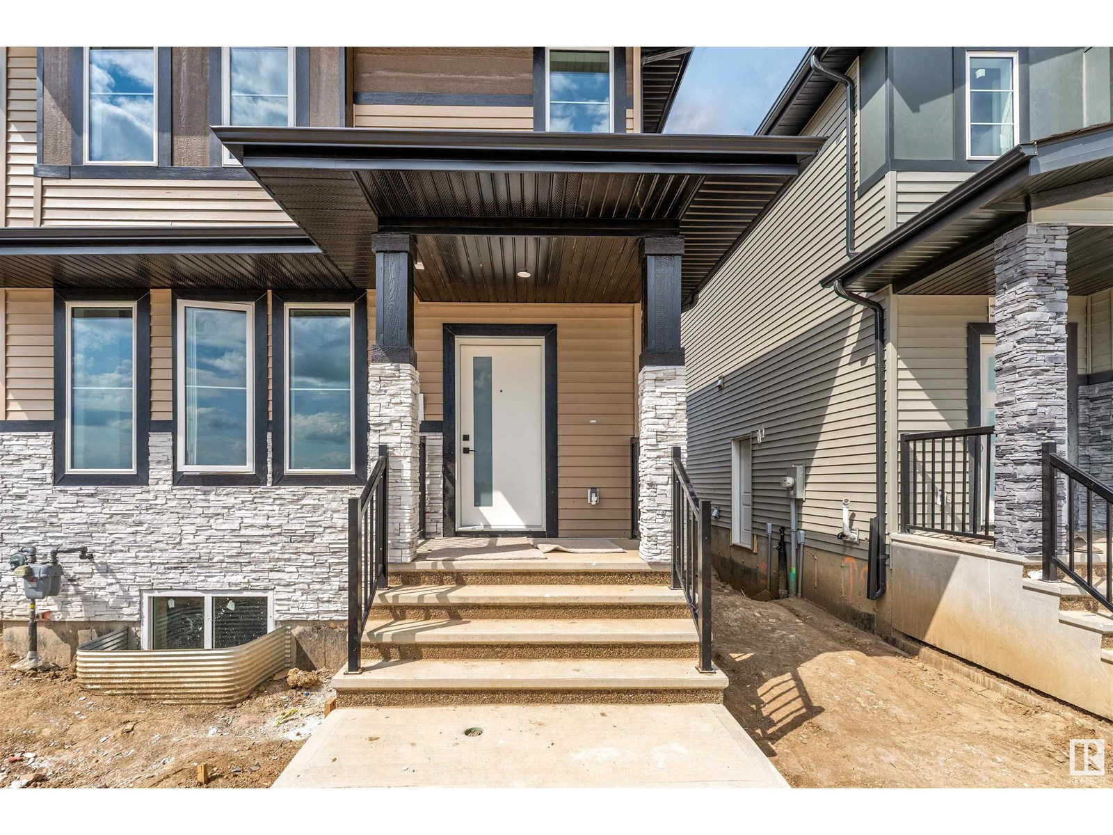 Property at 3614 39 AV image 3
