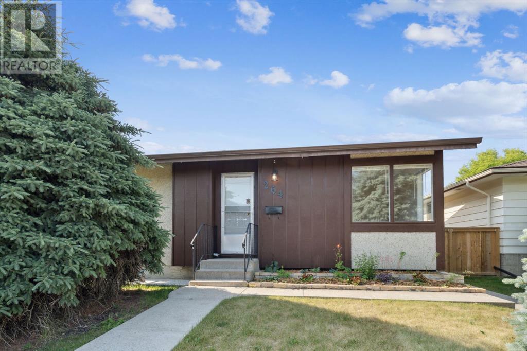 Property at 264 Huntington Close NE image 4