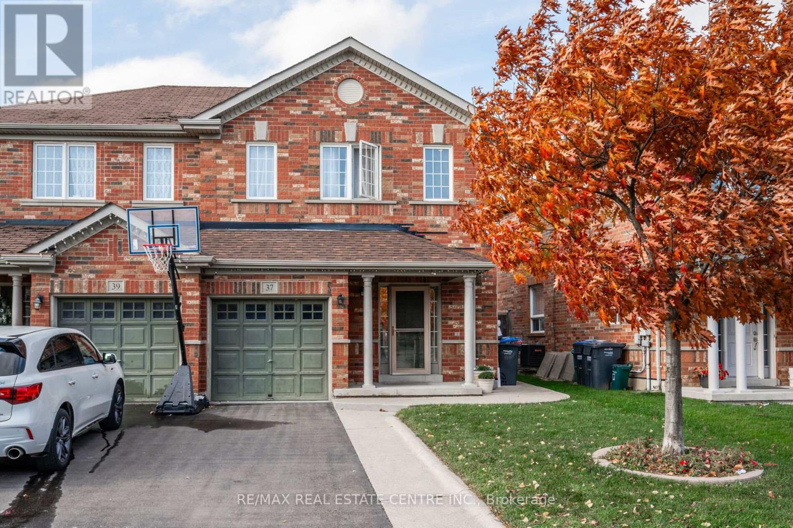 Property at 37 HOLLINGSWORTH CIRCLE image 1