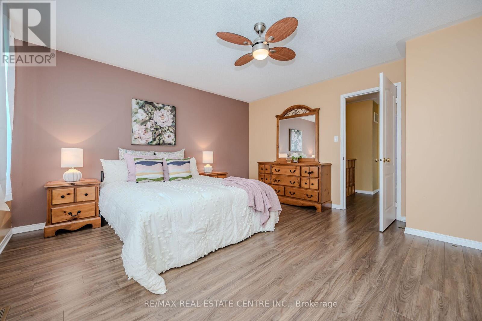 37 Hollingsworth Circle, Brampton, Ontario  L7A 0J7 - Photo 15 - W12266415