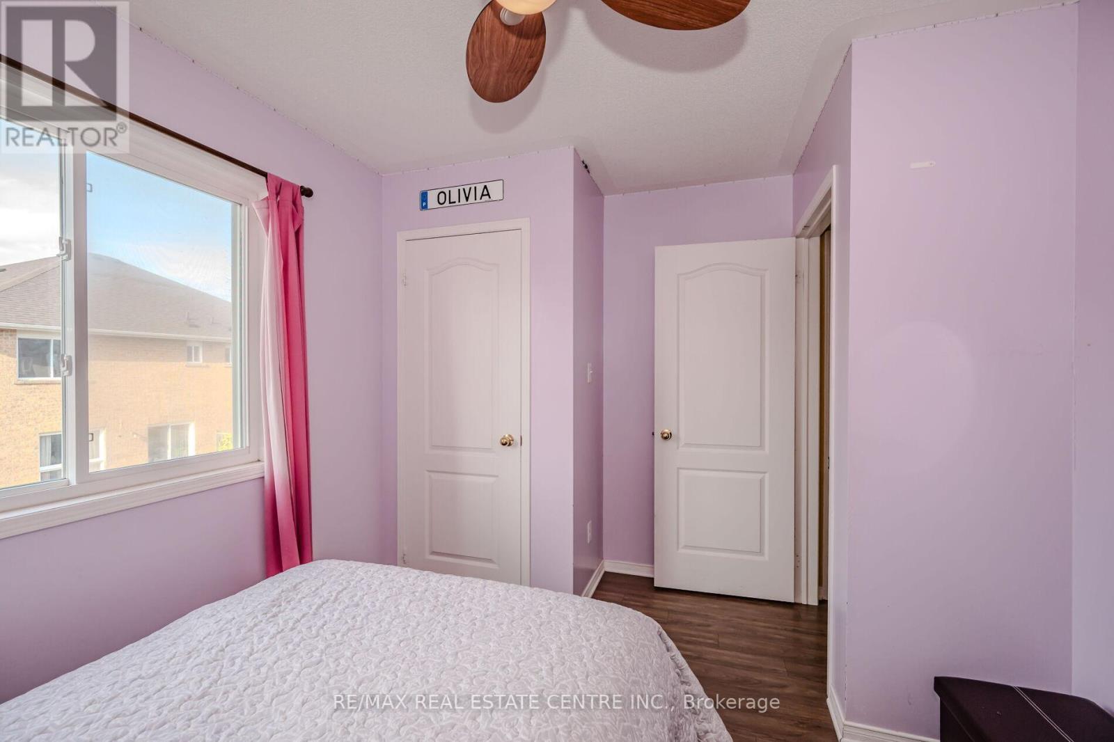 37 Hollingsworth Circle, Brampton, Ontario  L7A 0J7 - Photo 18 - W12266415