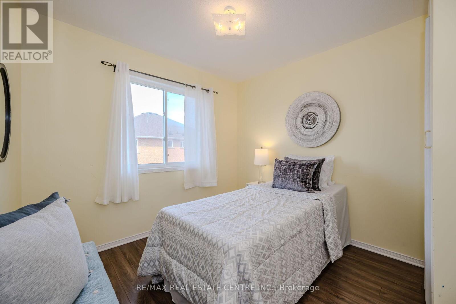37 Hollingsworth Circle, Brampton, Ontario  L7A 0J7 - Photo 19 - W12266415
