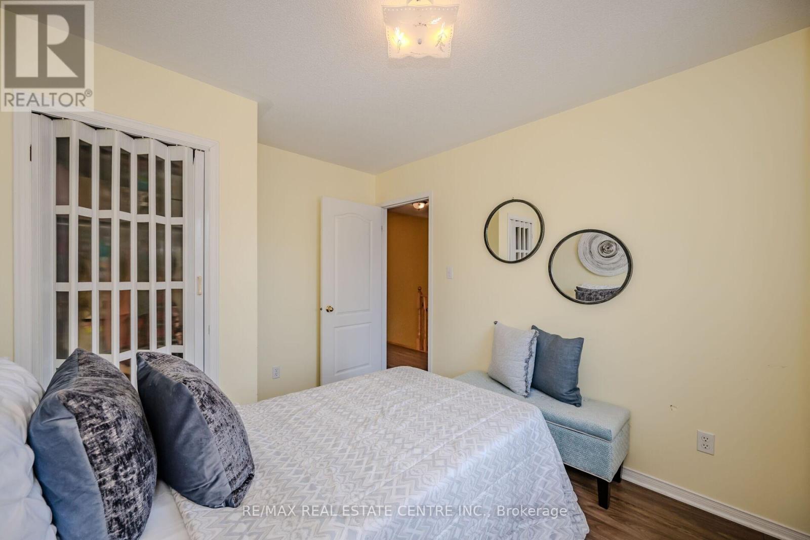 37 Hollingsworth Circle, Brampton, Ontario  L7A 0J7 - Photo 20 - W12266415
