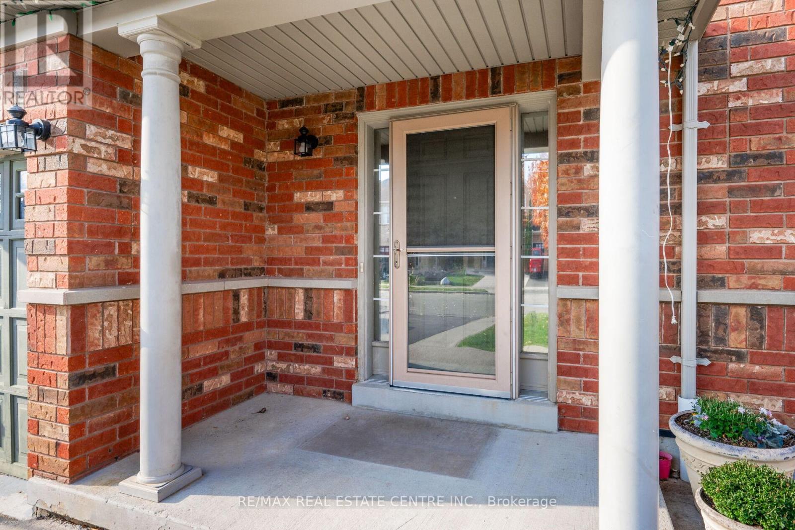 Property at 37 HOLLINGSWORTH CIRCLE image 5