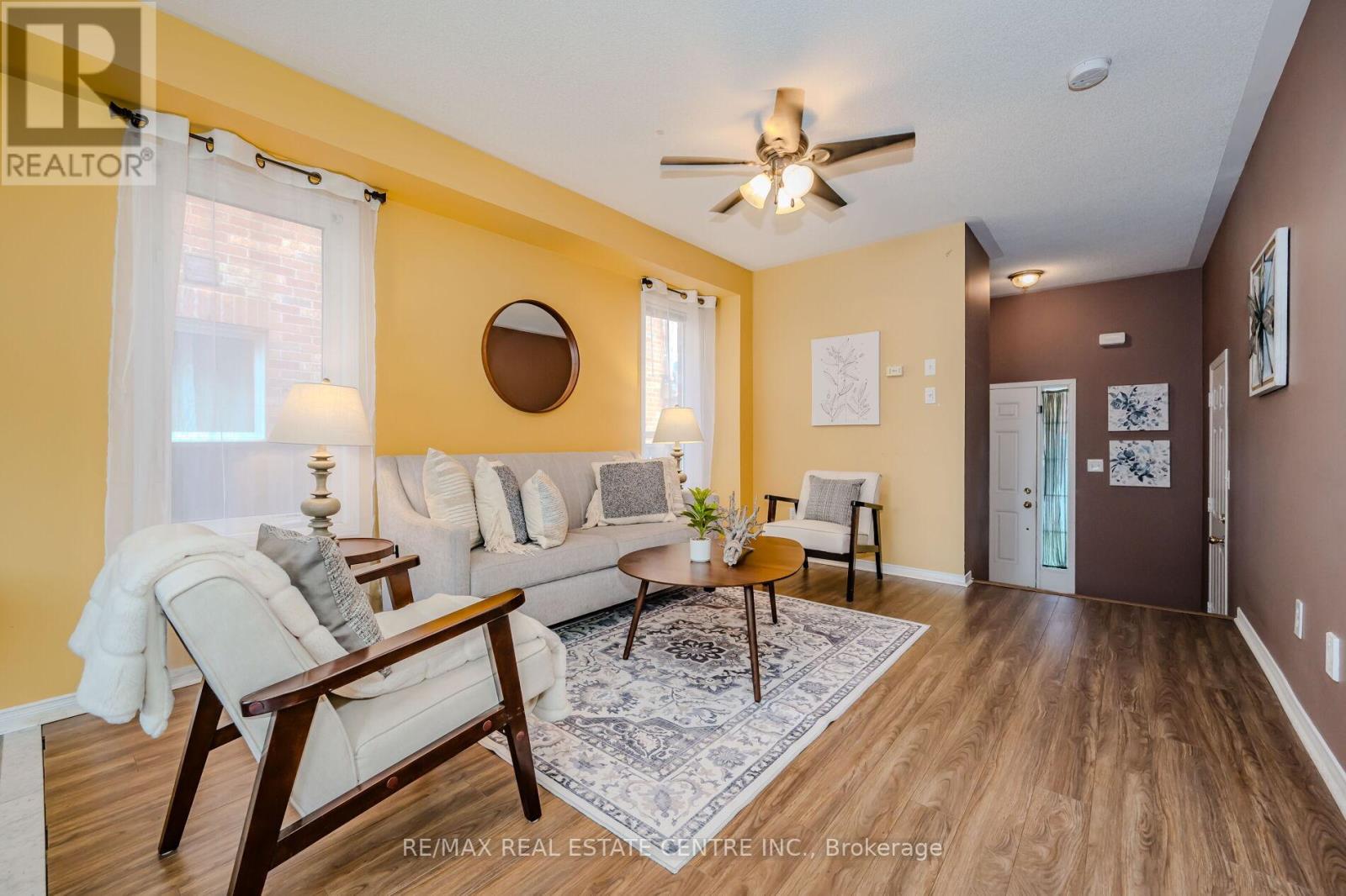 37 Hollingsworth Circle, Brampton, Ontario  L7A 0J7 - Photo 5 - W12266415