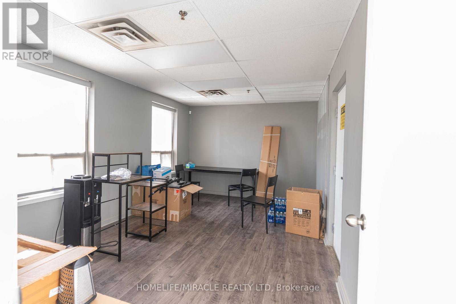 B - 395 Franklin Boulevard, Cambridge, Ontario  N1R 8G8 - Photo 4 - X12266417