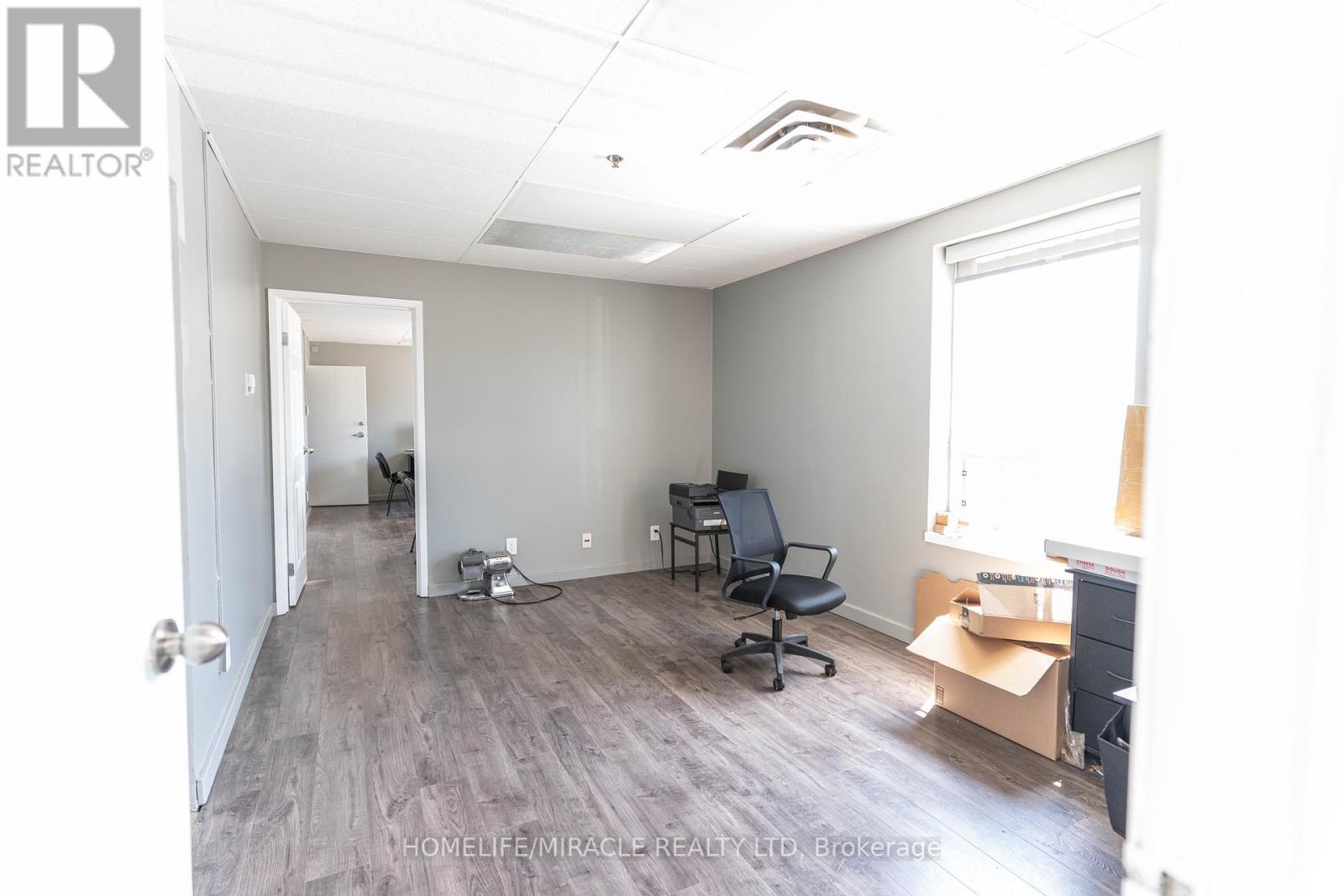 B - 395 Franklin Boulevard, Cambridge, Ontario  N1R 8G8 - Photo 5 - X12266417