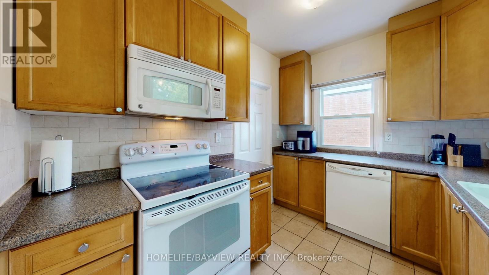 88 Arkell Street, Hamilton, Ontario  L8S 1N7 - Photo 14 - X12266419