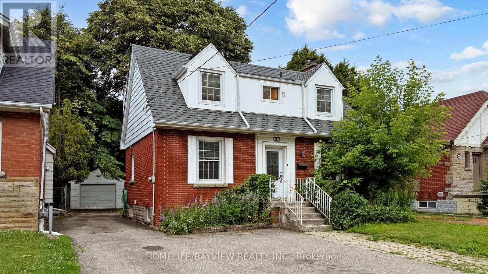 88 Arkell Street, Hamilton, Ontario  L8S 1N7 - Photo 6 - X12266419