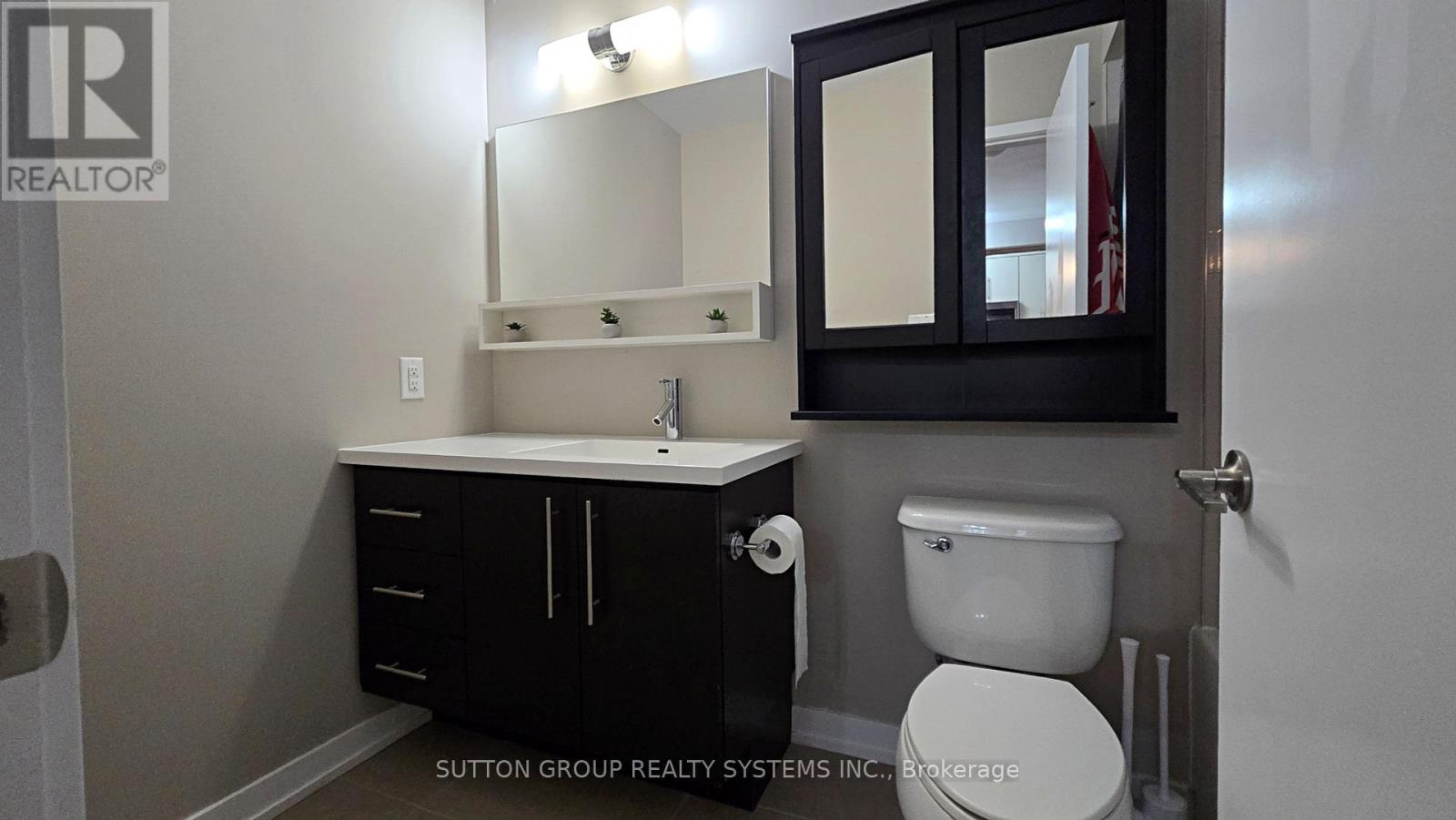 409 - 520 North Service Road, Grimsby, Ontario  L3M 0C9 - Photo 18 - X12266426