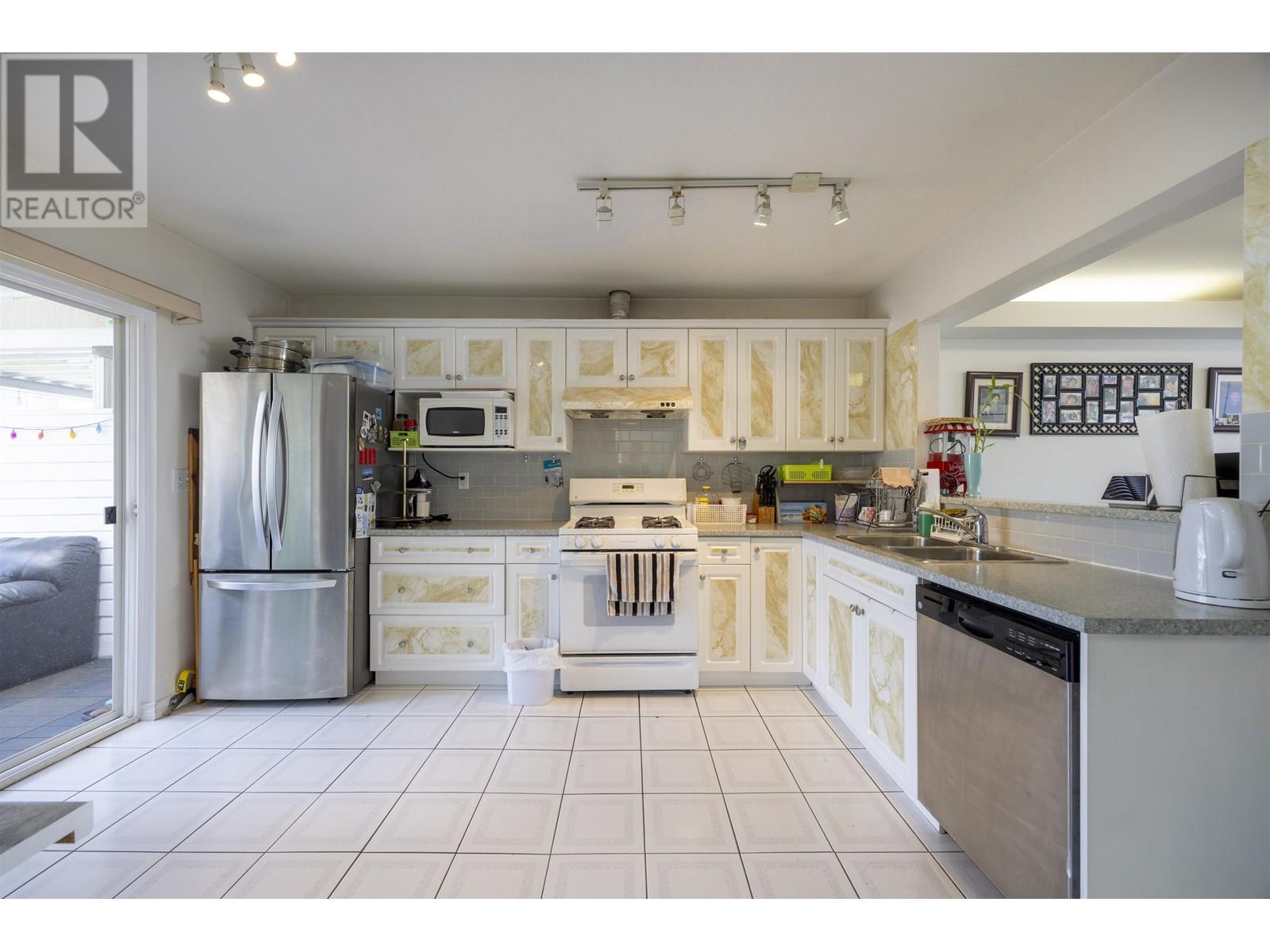 7523 17th Avenue, Burnaby, British Columbia  V3N 1L6 - Photo 14 - R3011622