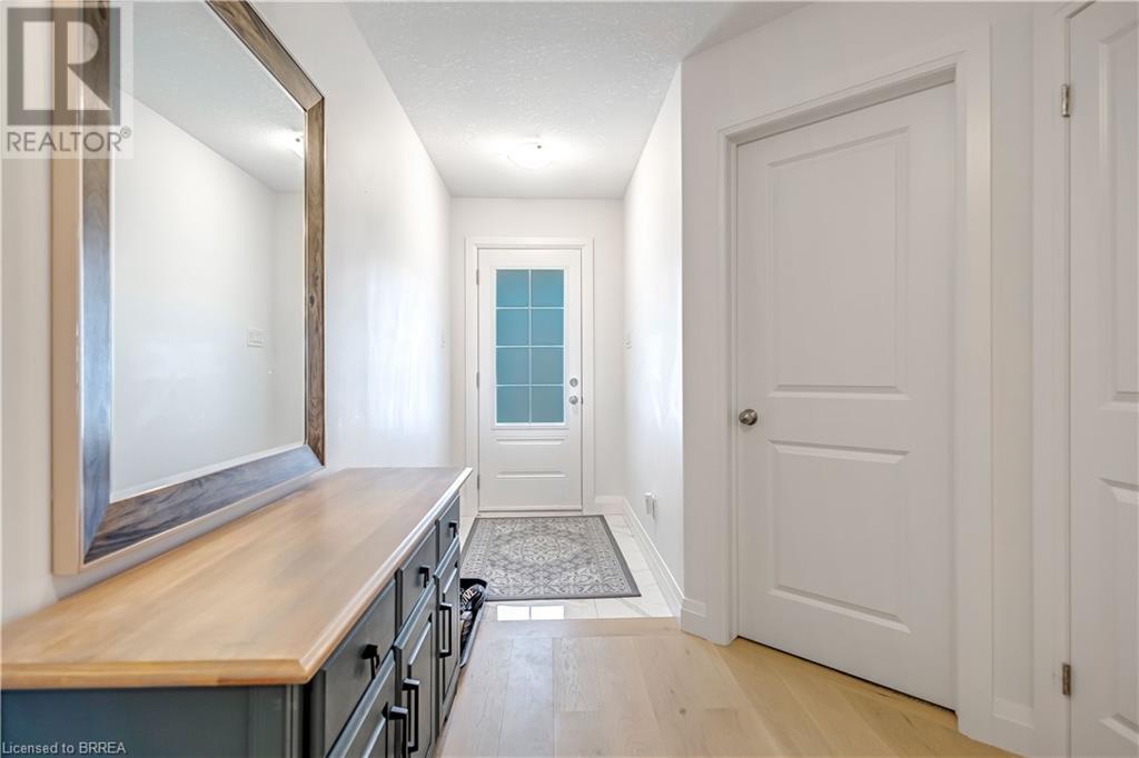 Property at 15 PEACHLEAF Lane image 2