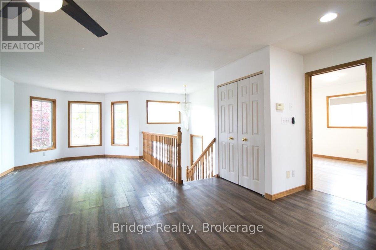 Property at 35 GREENFIELD LANE image 5
