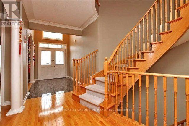 81 Green Meadows Circle N, Toronto (Don Valley Village), Ontario  M2J 5G6 - Photo 2 - C12266479