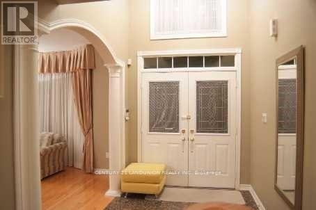 81 Green Meadows Circle N, Toronto (Don Valley Village), Ontario  M2J 5G6 - Photo 3 - C12266479