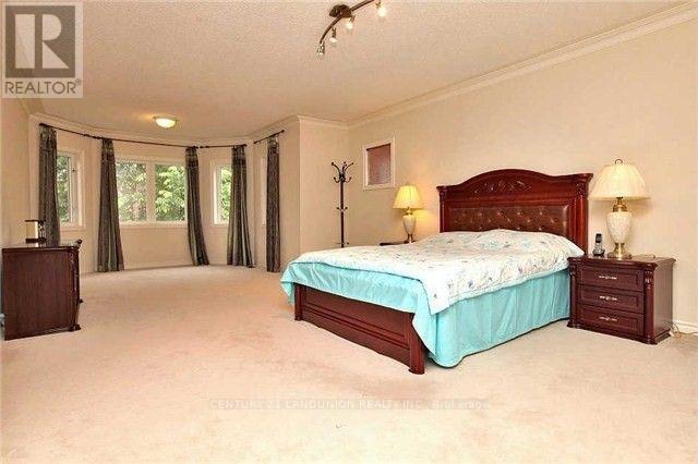 81 Green Meadows Circle N, Toronto (Don Valley Village), Ontario  M2J 5G6 - Photo 5 - C12266479