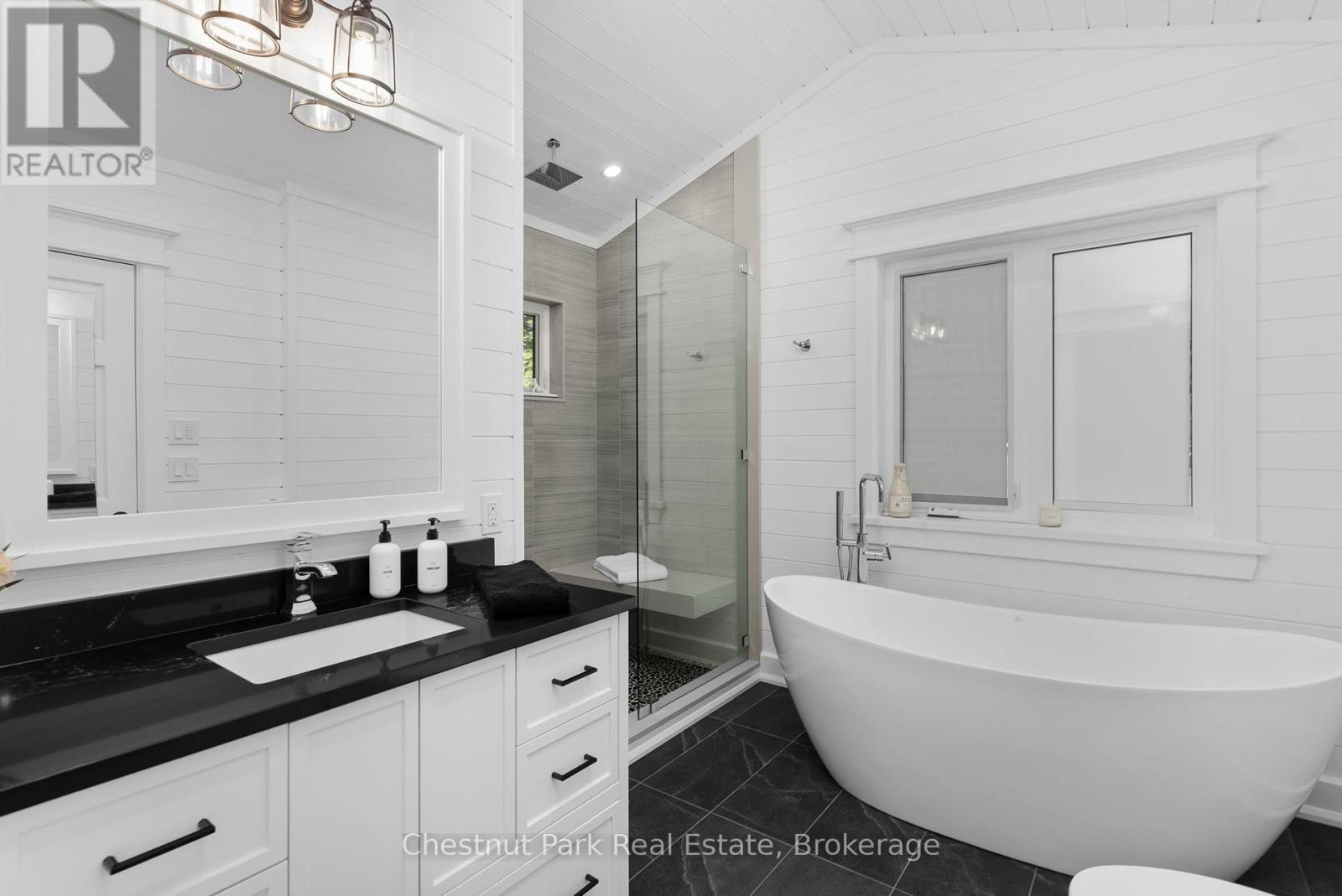 1082 Halls Rd #5, Muskoka Lakes, Ontario  P0B 1J0 - Photo 22 - X12085585