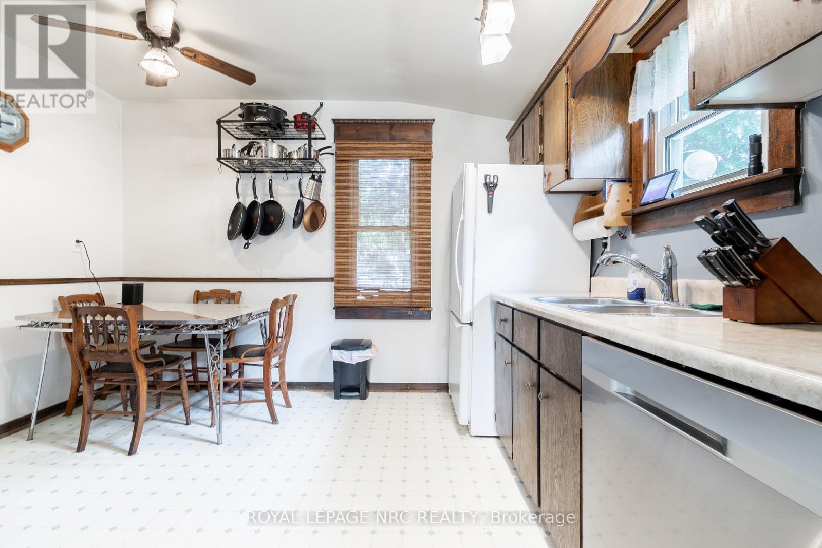 Property at 20 TOWNLINE ROAD E image 5