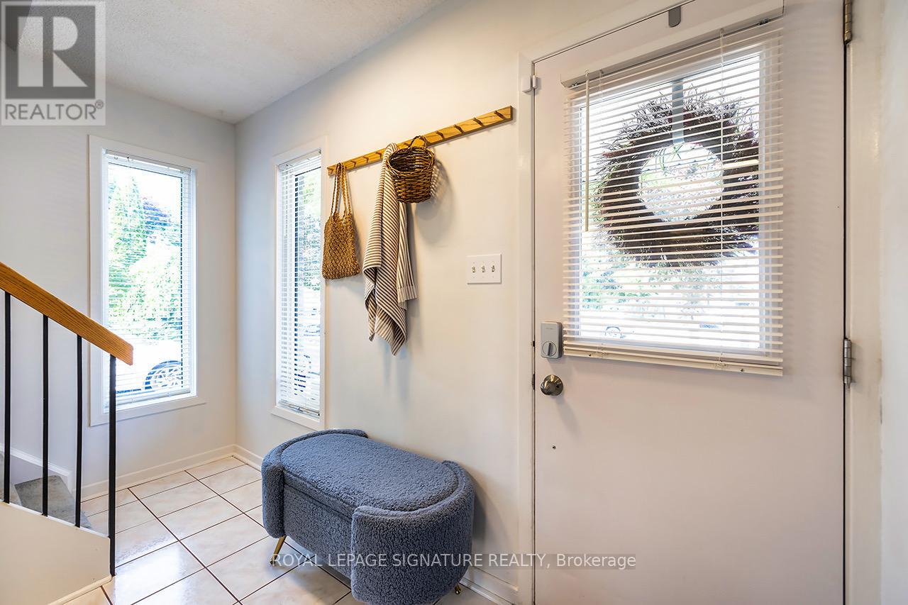Property at 1742 LISTOWELL CRESCENT image 3